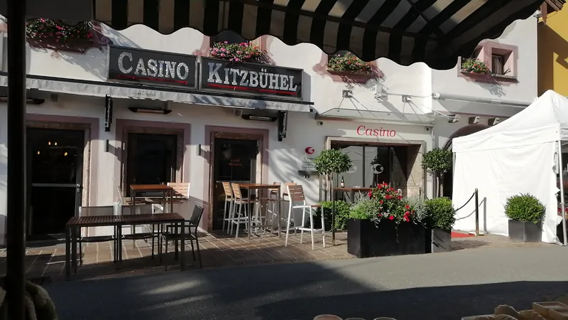 Terrassenbereich vor dem Casino Kitzbühel